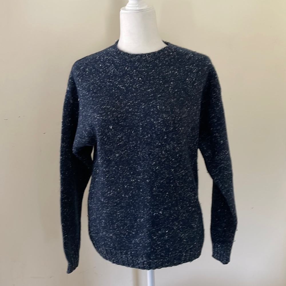 Gap 70% wool blue w/white flecked yarn size Medium. Ribbed cuffs/hem/neckline